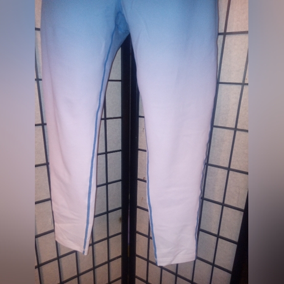 Zella Blue and Purple Ombré Yoga Pants NWOT - Picture 3 of 6